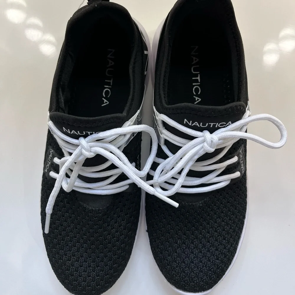 Nautica Women Sneaker Lace-Up Jogger Running Shoe, Black & White Silver, 7.5 - Picture 9 of 10